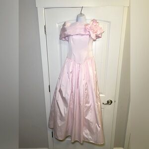 EUC True Vintage Jessica McClintock Pale Pink Off Shoulder Full Length Prom